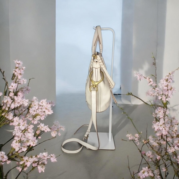 Oryany NWOT! Cream  Cassie Pebbled Leather  Convertible Satchel - Picture 4 of 11